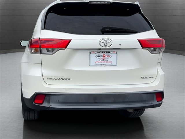 Certified 2018 Toyota Highlander XLE image 12