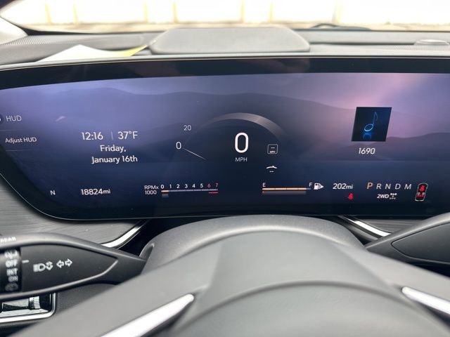 Used 2025 Buick Envision Preferred image 16