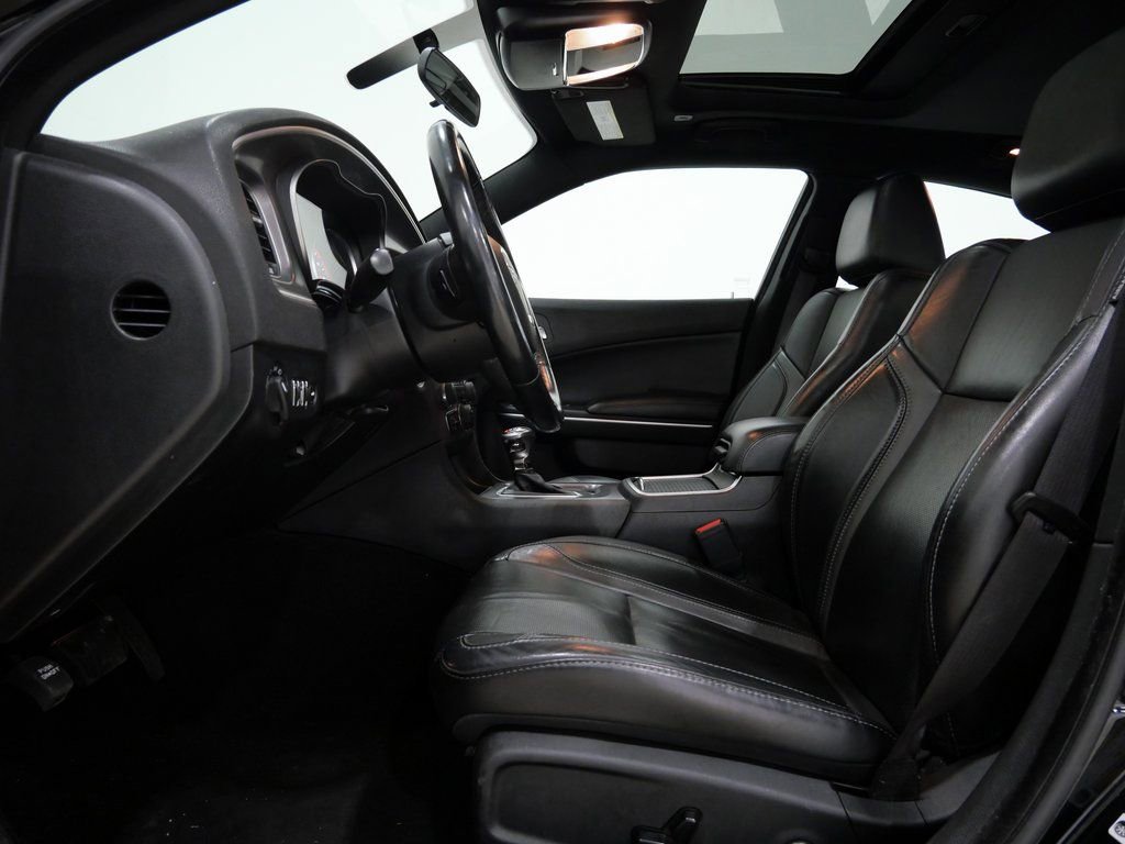 Used 2019 Dodge Charger SXT w/ Leather Interior Group image 12
