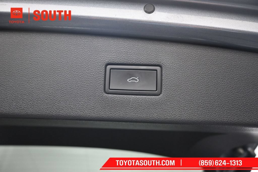 Used 2024 Volkswagen Tiguan SE AWD/4WD image 31