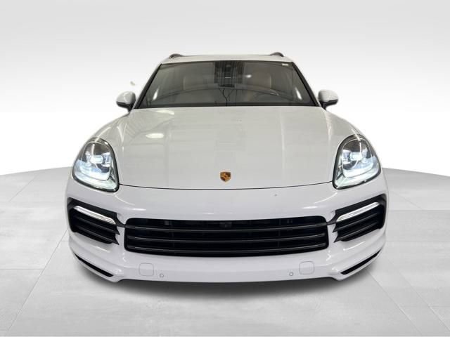 Used 2023 Porsche Cayenne Platinum Edition image 2