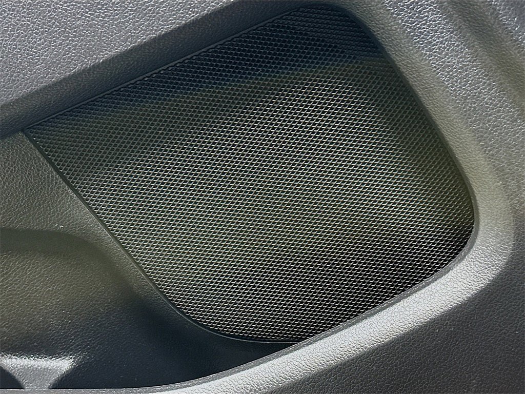 Used 2017 Ford Explorer XLT w/ Equipment Group 202A image 20