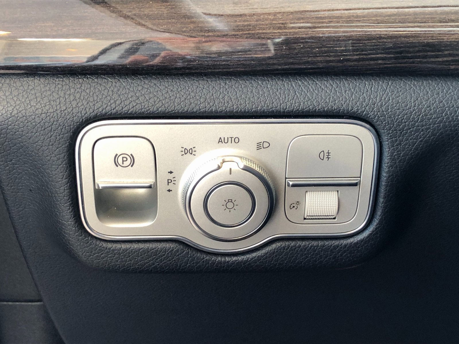 Used 2020 Mercedes-Benz GLE 350 4MATIC image 36