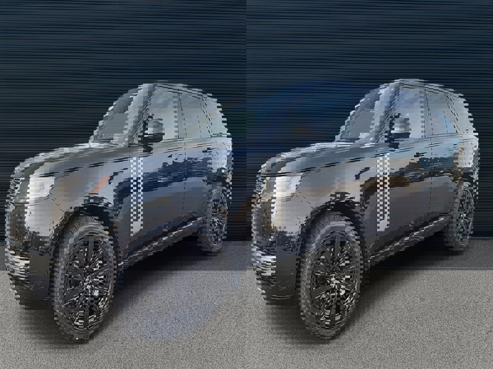 New 2025 Land Rover Range Rover SE