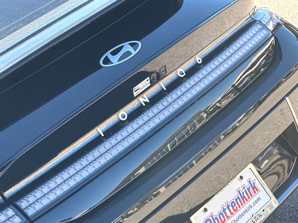 New 2025 Hyundai Ioniq 6 SEL RWD image 6
