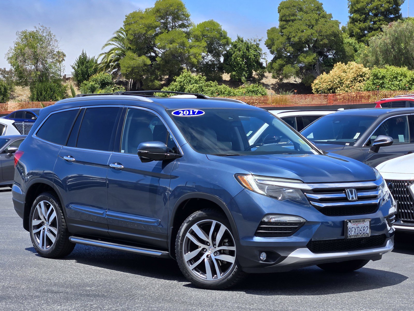 Used 2017 Honda Pilot Touring image 1