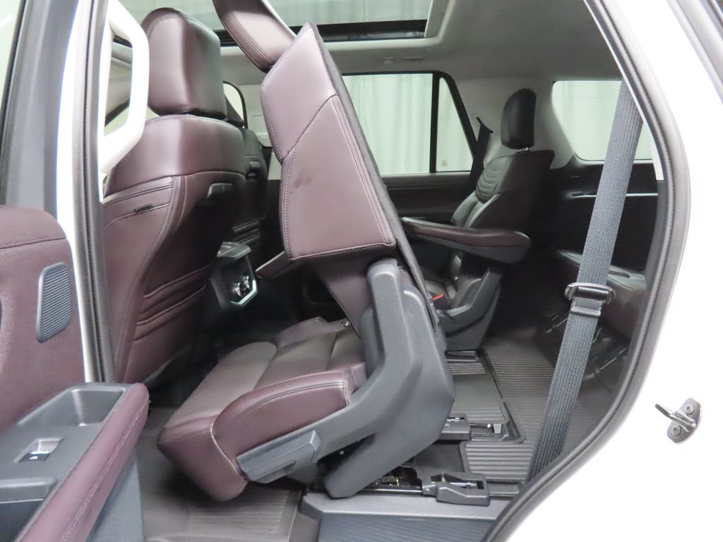 Used 2025 Ford Expedition Platinum w/ Platinum Ultimate Package AWD/4WD image 54
