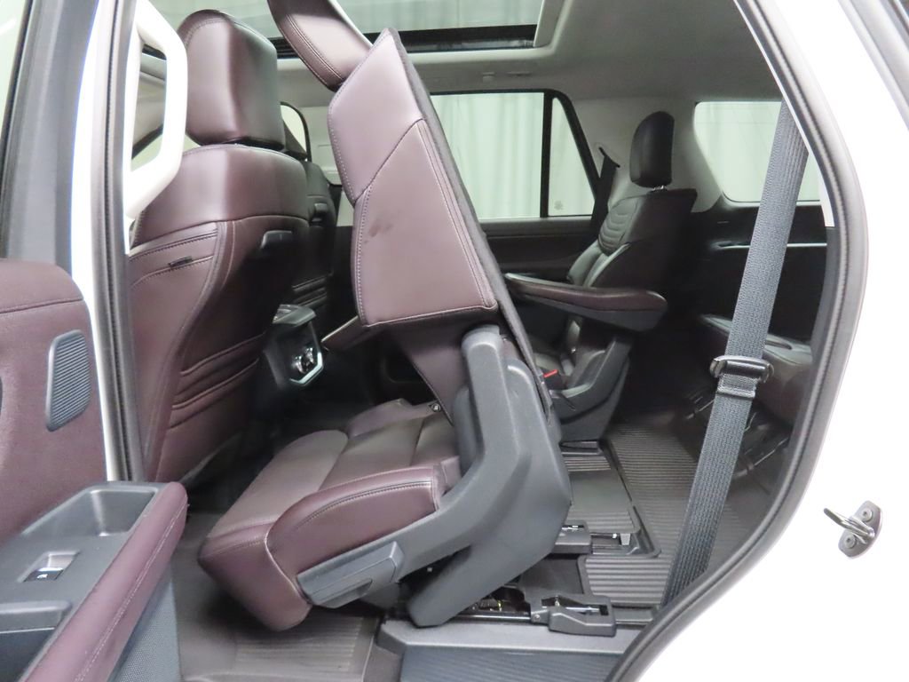 Used 2025 Ford Expedition Platinum w/ Platinum Ultimate Package AWD/4WD image 54