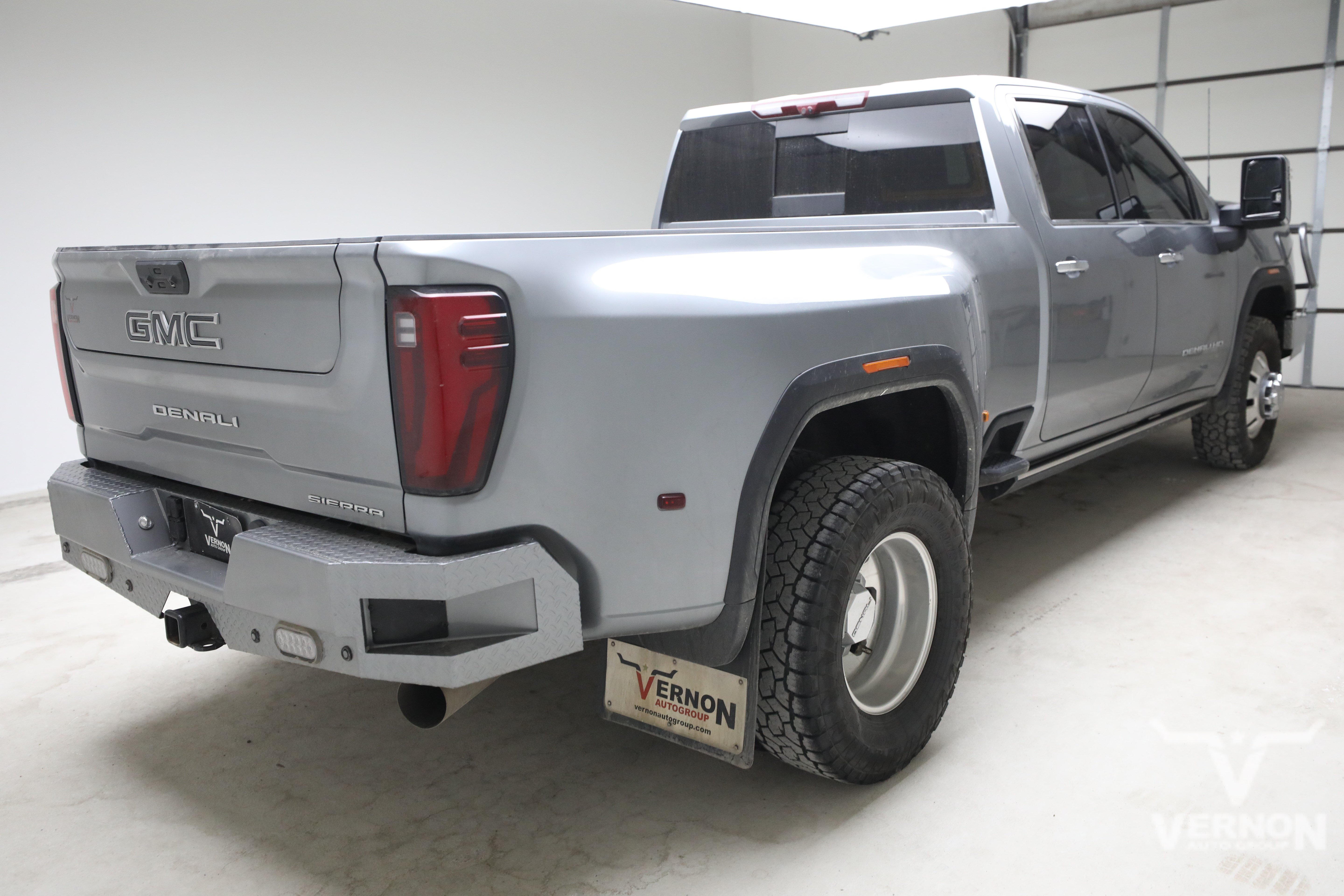 Used 2025 GMC Sierra 3500 Denali Ultimate AWD/4WD image 4