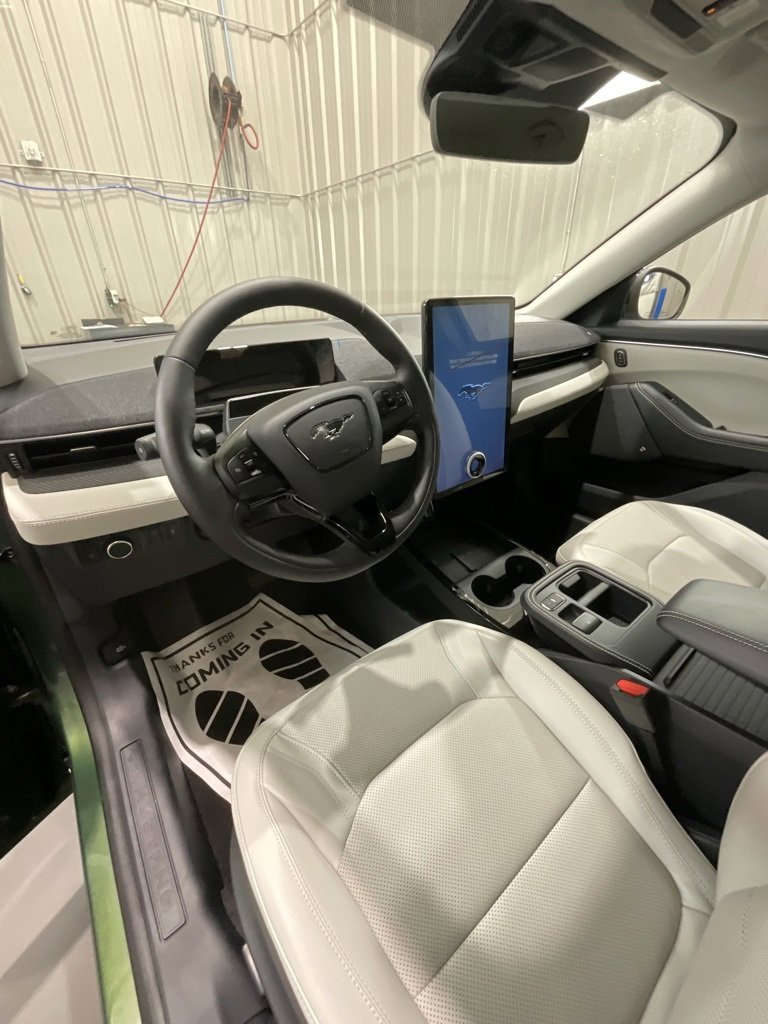 Used 2025 Ford Mustang Mach-E Premium image 9