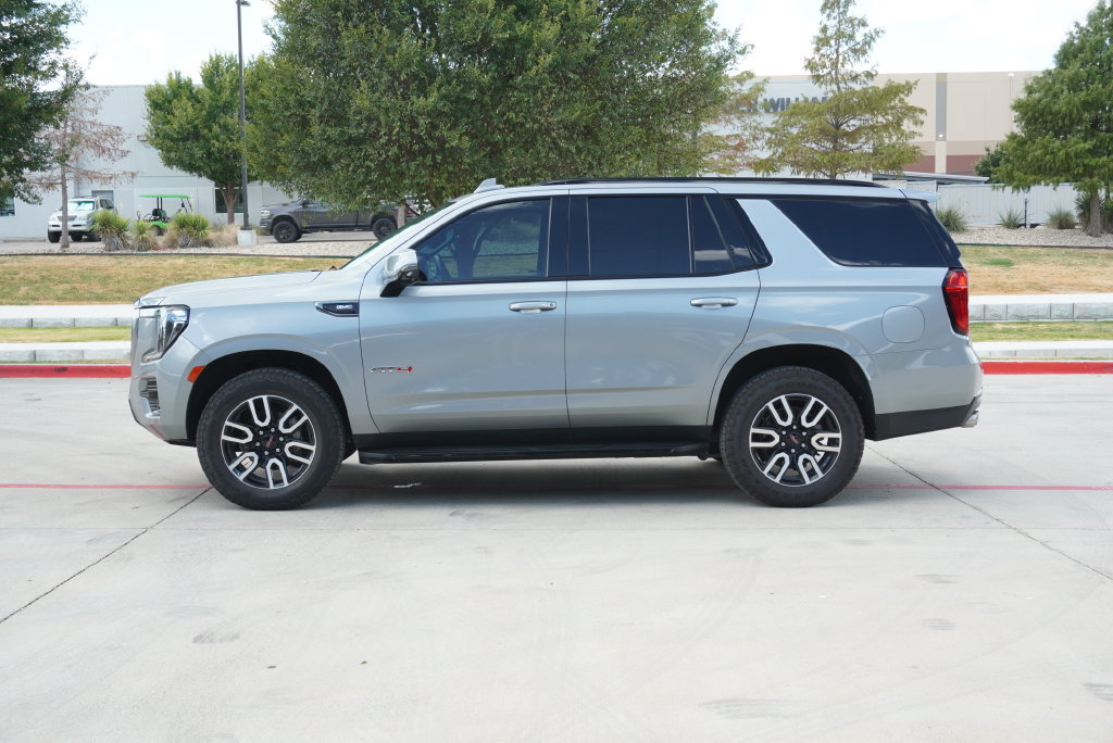 Used 2024 GMC Yukon AT4 w/ Technology Package AWD/4WD image 2
