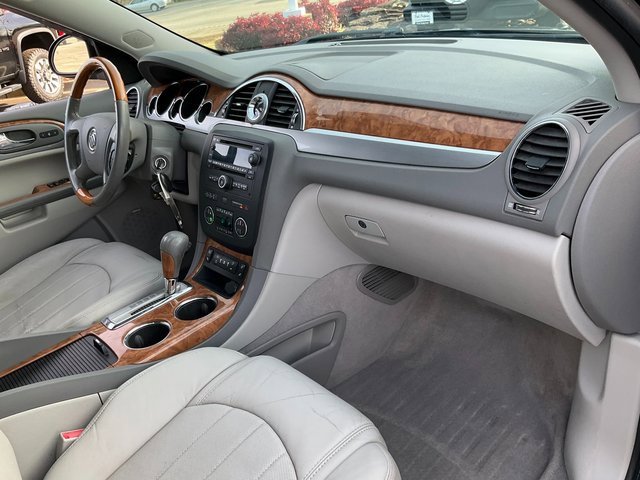 Used 2011 Buick Enclave CXL image 25