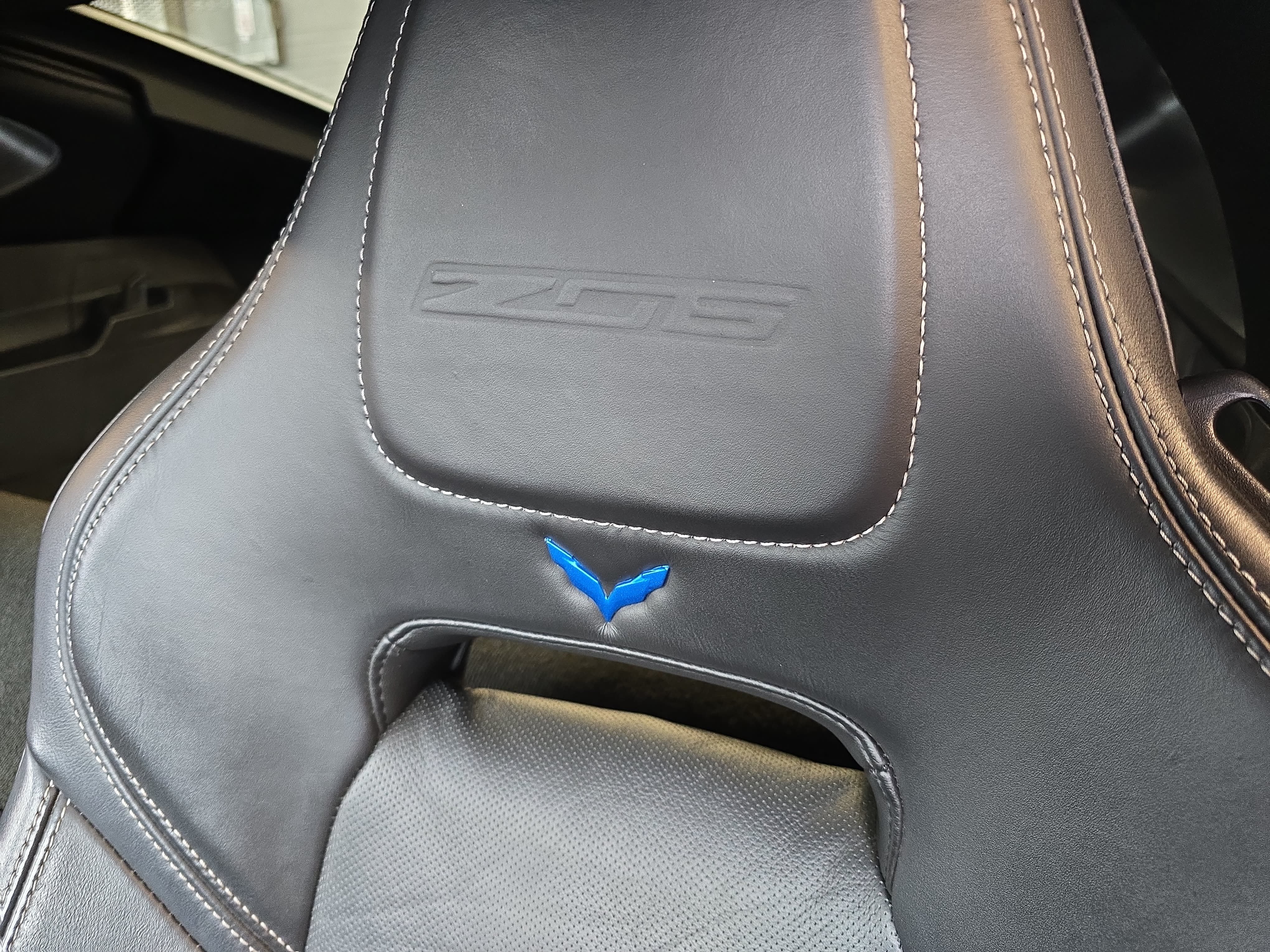 Used 2015 Chevrolet Corvette Z06 w/ 2LZ Preferred Equipment Group RWD image 14