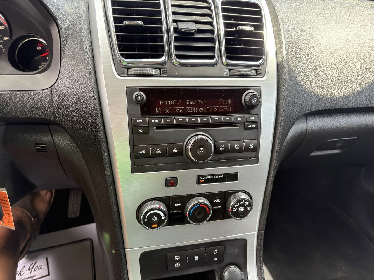 Used 2010 GMC Acadia SLE image 25