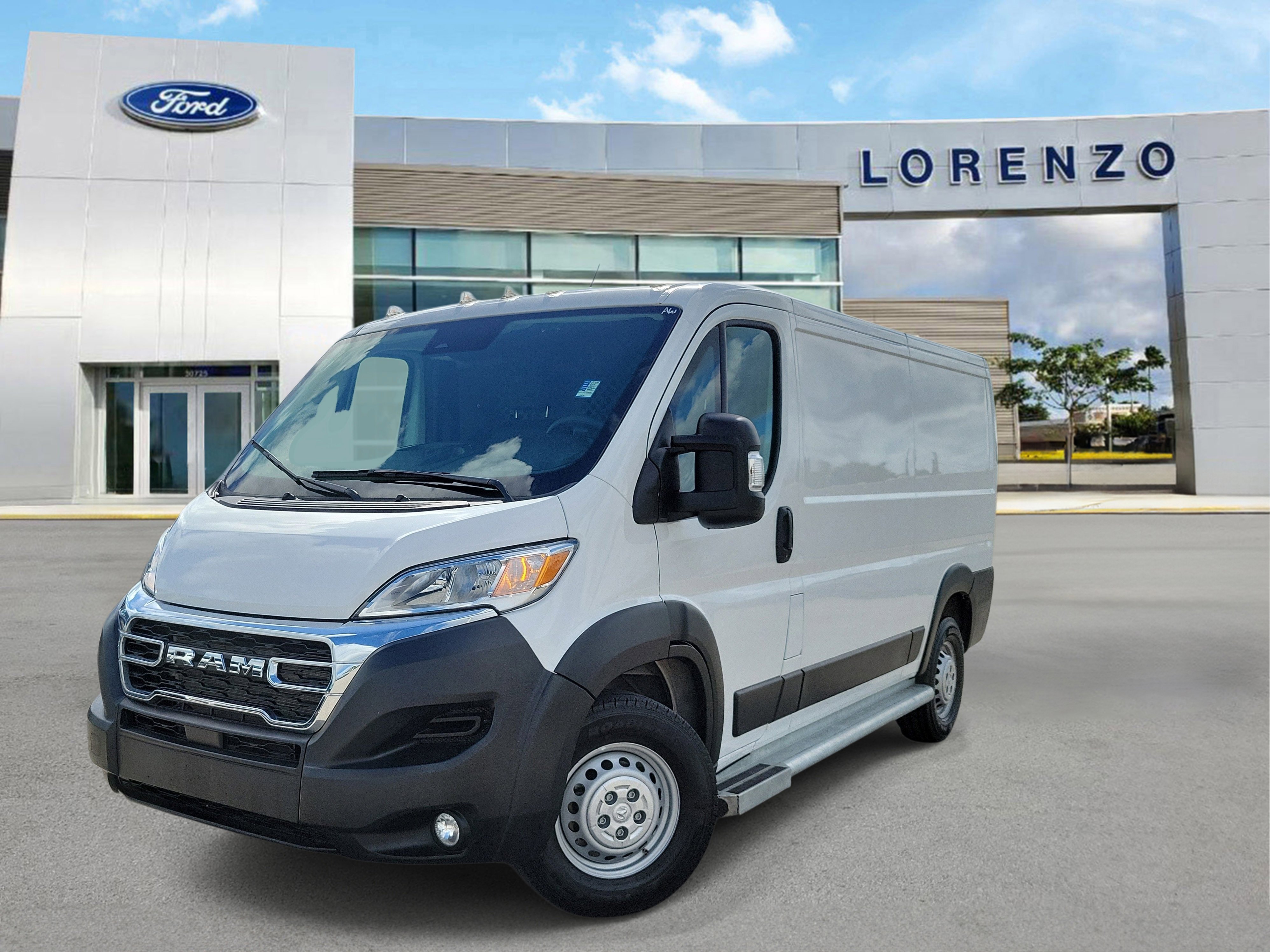 Used 2025 RAM ProMaster 2500 w/ U-Haul Equipment Group FWD image 1