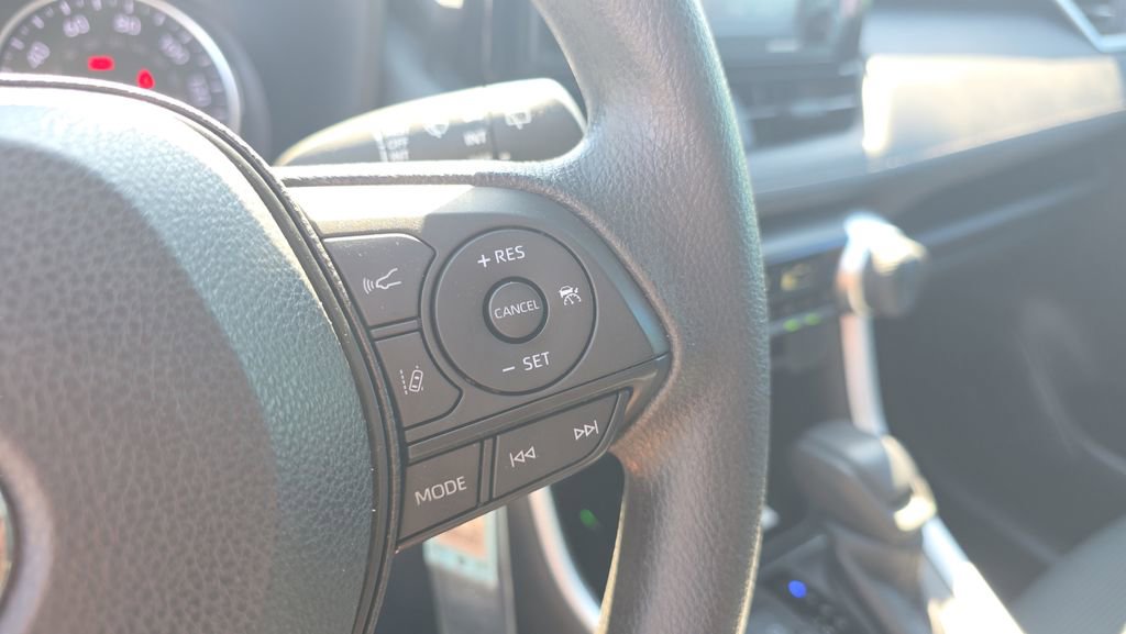 Certified 2022 Toyota RAV4 LE FWD image 20