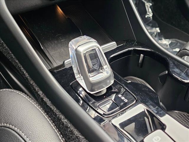 Used 2025 Volvo XC40 B5 Plus AWD/4WD image 28