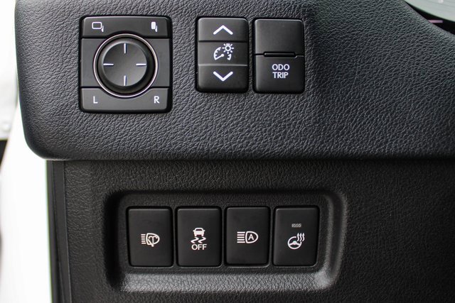 Used 2022 Lexus GX 460 Premium w/ Premium Plus Package image 16