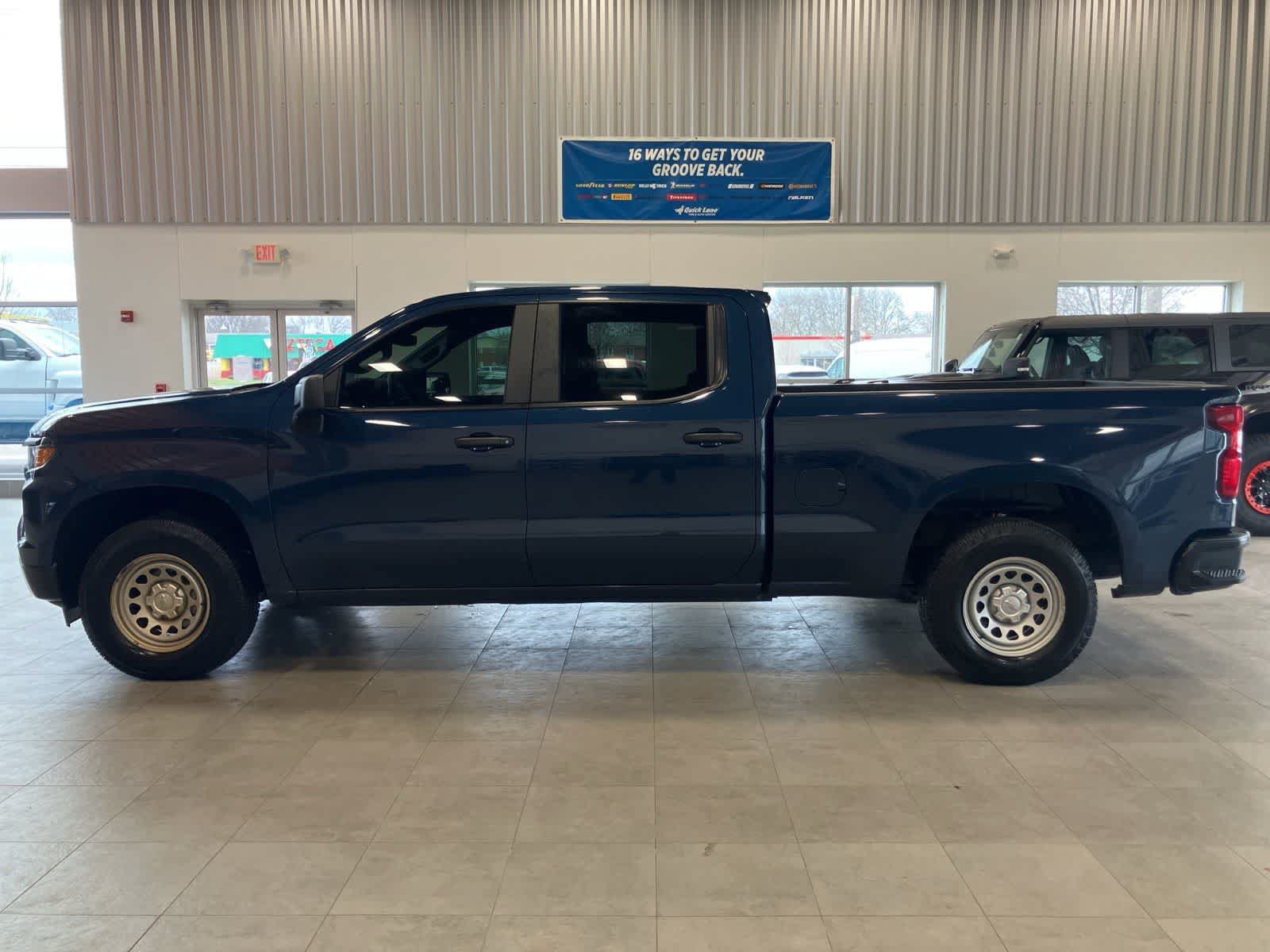 Used 2022 Chevrolet Silverado 1500 W/T w/ WT Value Package AWD/4WD image 8