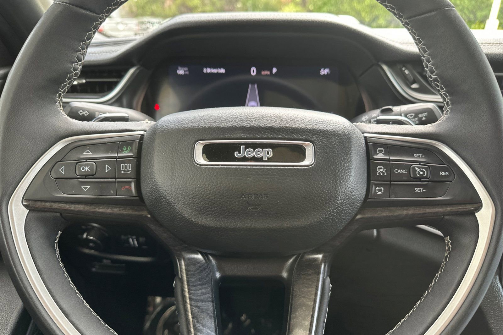 Used 2024 Jeep Grand Cherokee L Limited w/ Luxury Tech Group II AWD/4WD image 22