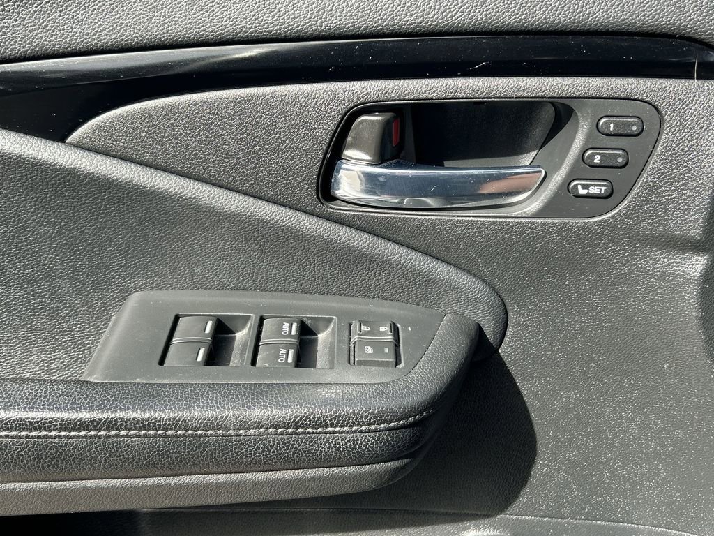 Used 2017 Honda Pilot Elite image 24