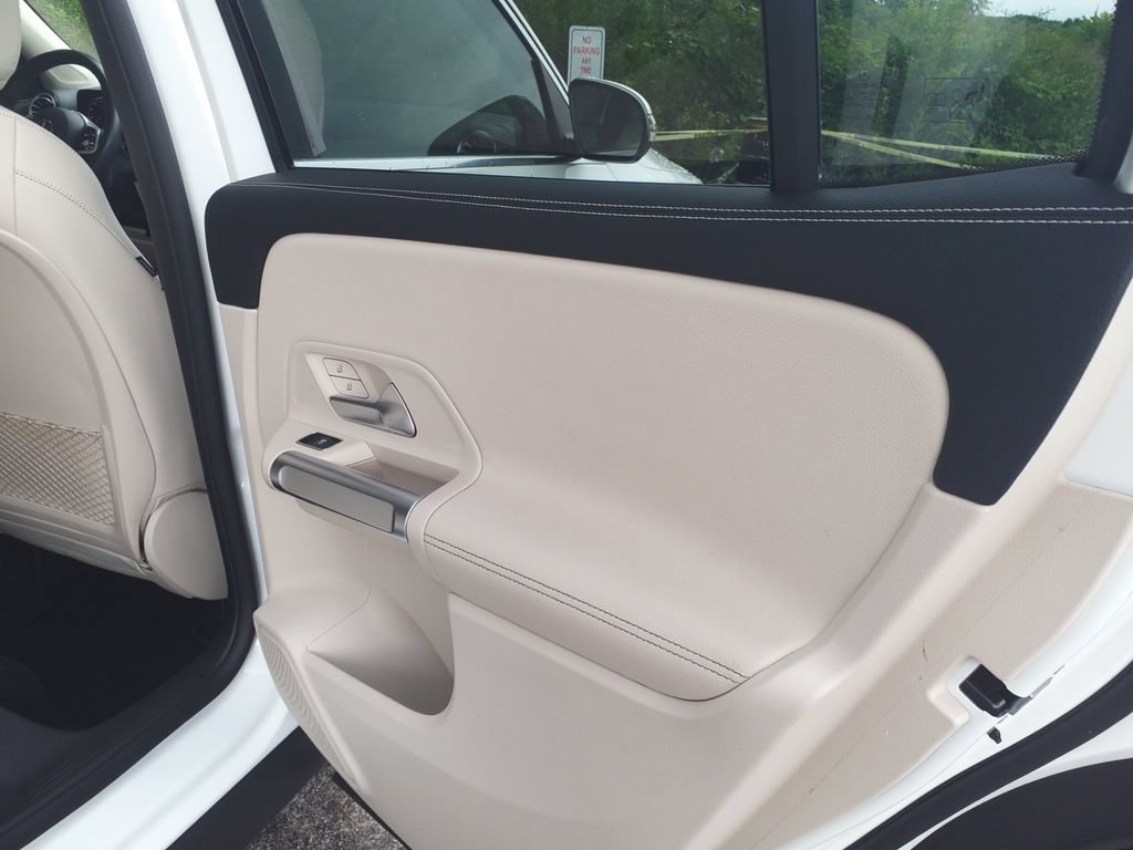 Certified 2023 Mercedes-Benz GLB 250 4MATIC w/ Premium Package image 13