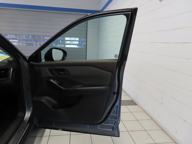 Used 2023 Nissan Rogue S image 24