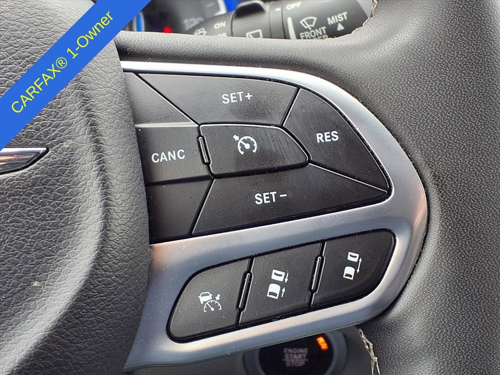 Used 2024 Chrysler Pacifica Touring-L FWD image 27