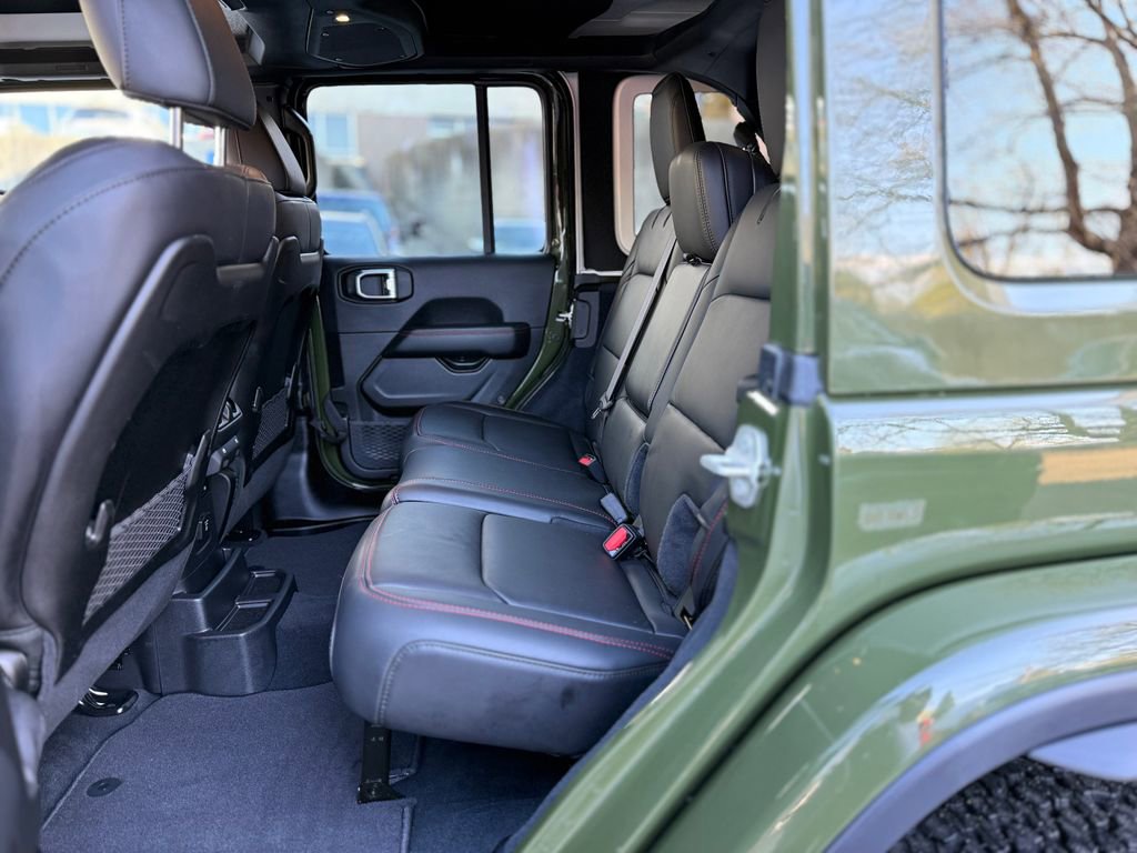 Used 2024 Jeep Wrangler Unlimited Rubicon AWD/4WD image 17
