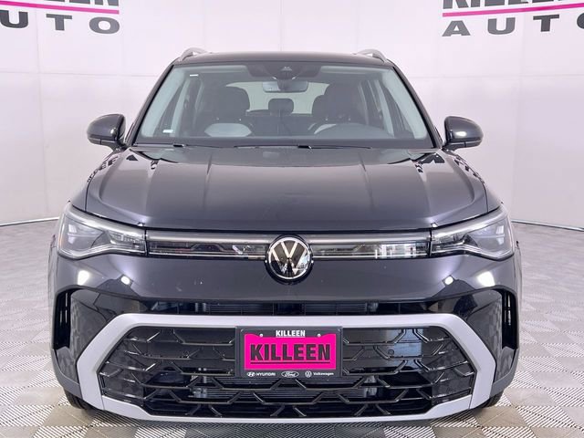 Used 2025 Volkswagen Taos SEL image 2