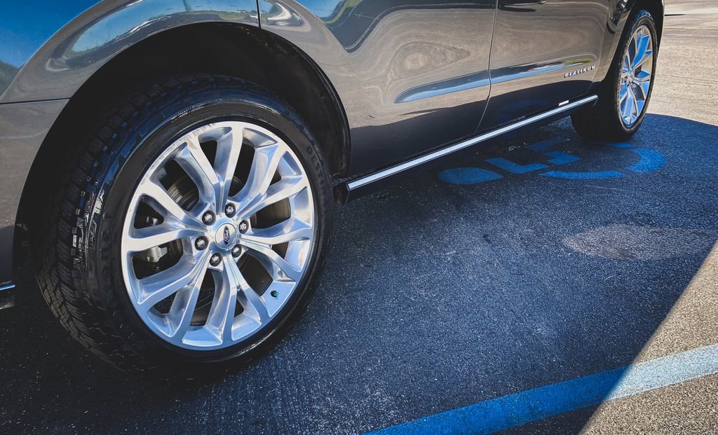 Used 2018 Ford Expedition Platinum AWD/4WD image 11