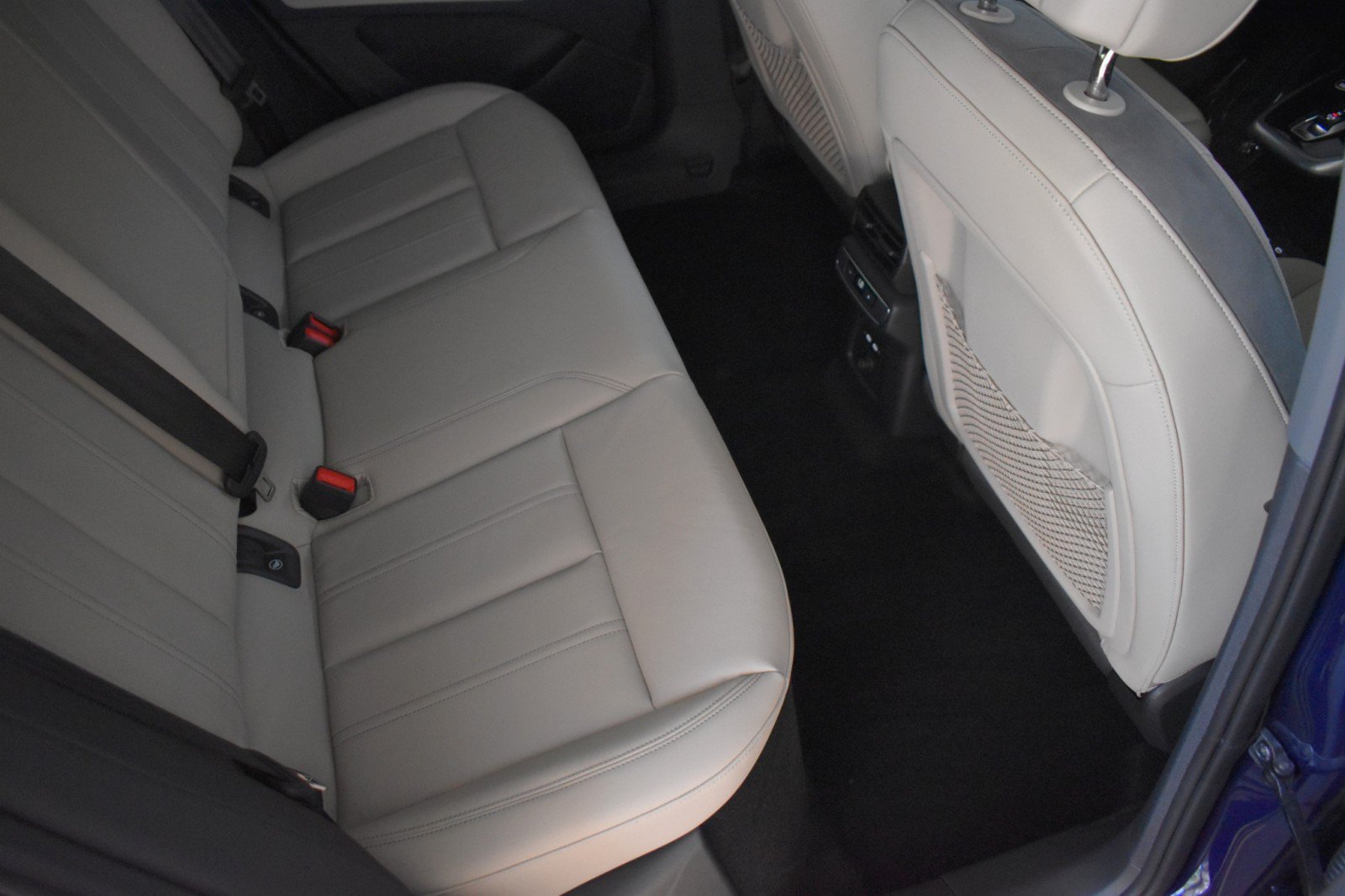 Used 2025 Audi Q4 e-tron Prestige w/ Black Optic Package AWD/4WD image 39