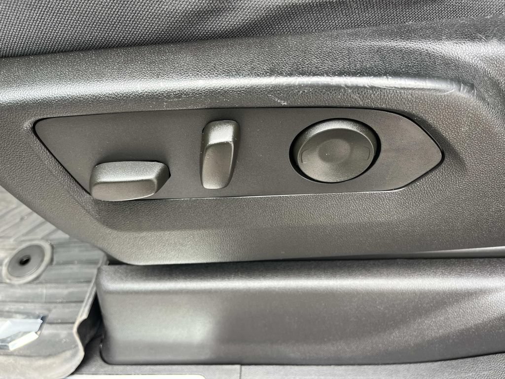 Used 2024 Chevrolet Silverado 1500 RST AWD/4WD image 29