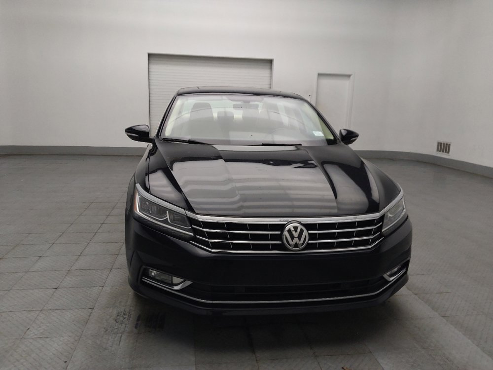 Used 2018 Volkswagen Passat 2.0T SE FWD image 14
