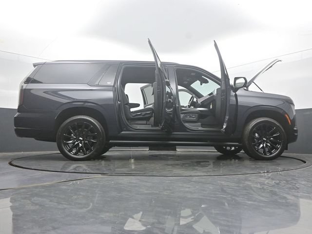 New 2026 Cadillac Escalade ESV Sport w/ LPO, ONYX Package AWD/4WD image 64