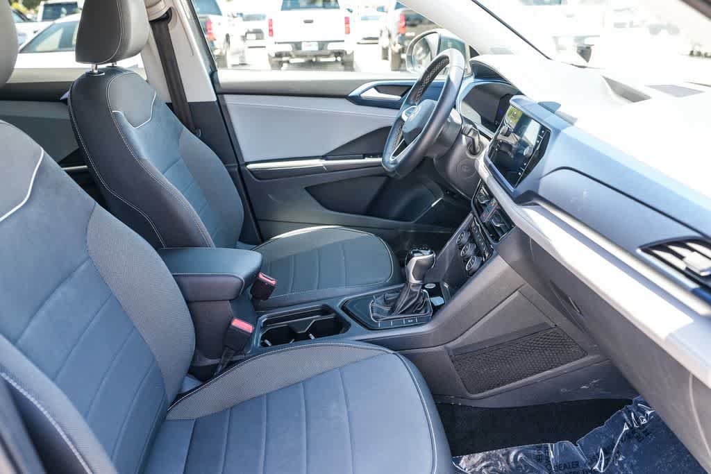 Used 2024 Volkswagen Taos SE FWD image 16