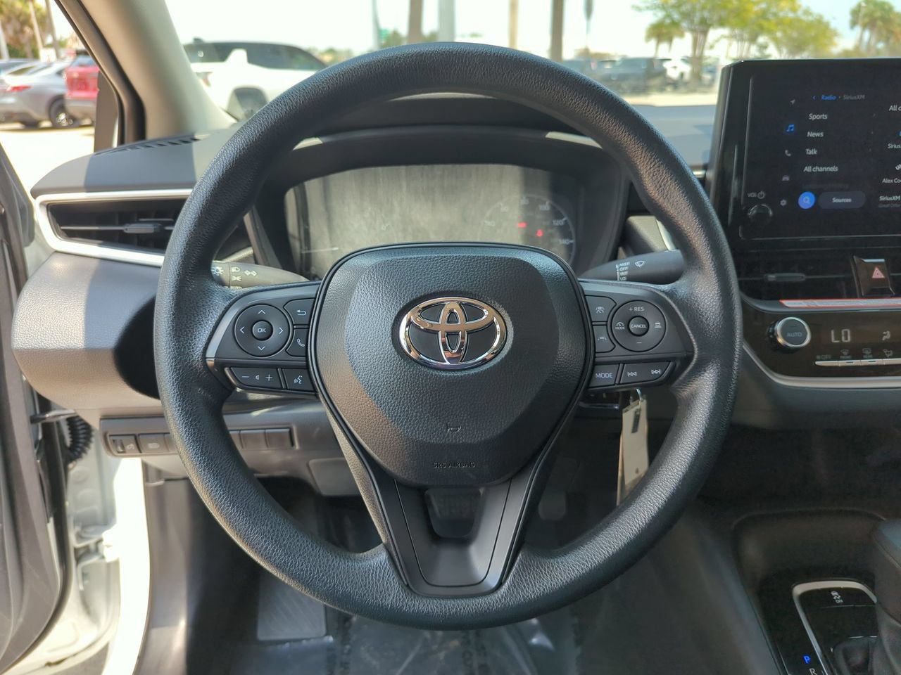 Used 2025 Toyota Corolla LE FWD image 10