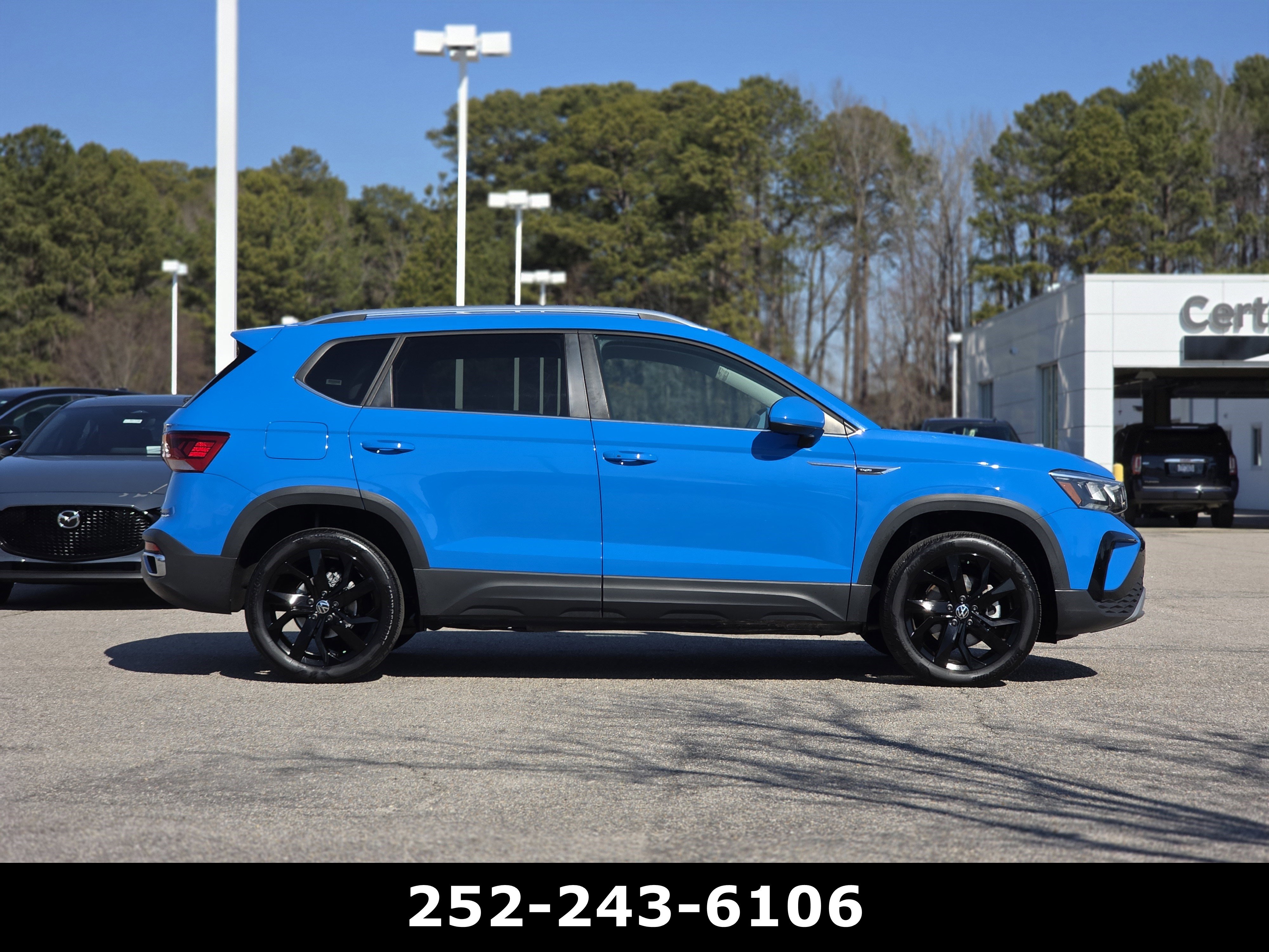 Used 2024 Volkswagen Taos SE FWD image 8