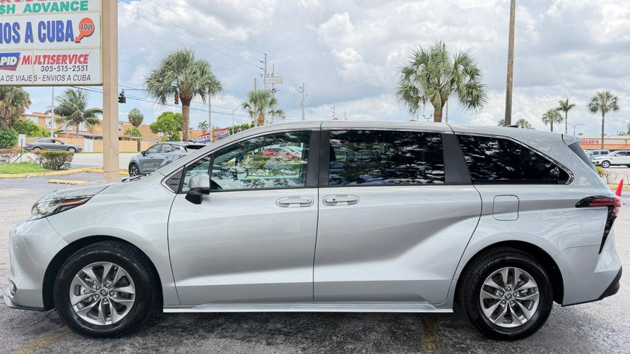 Used 2022 Toyota Sienna LE FWD image 5