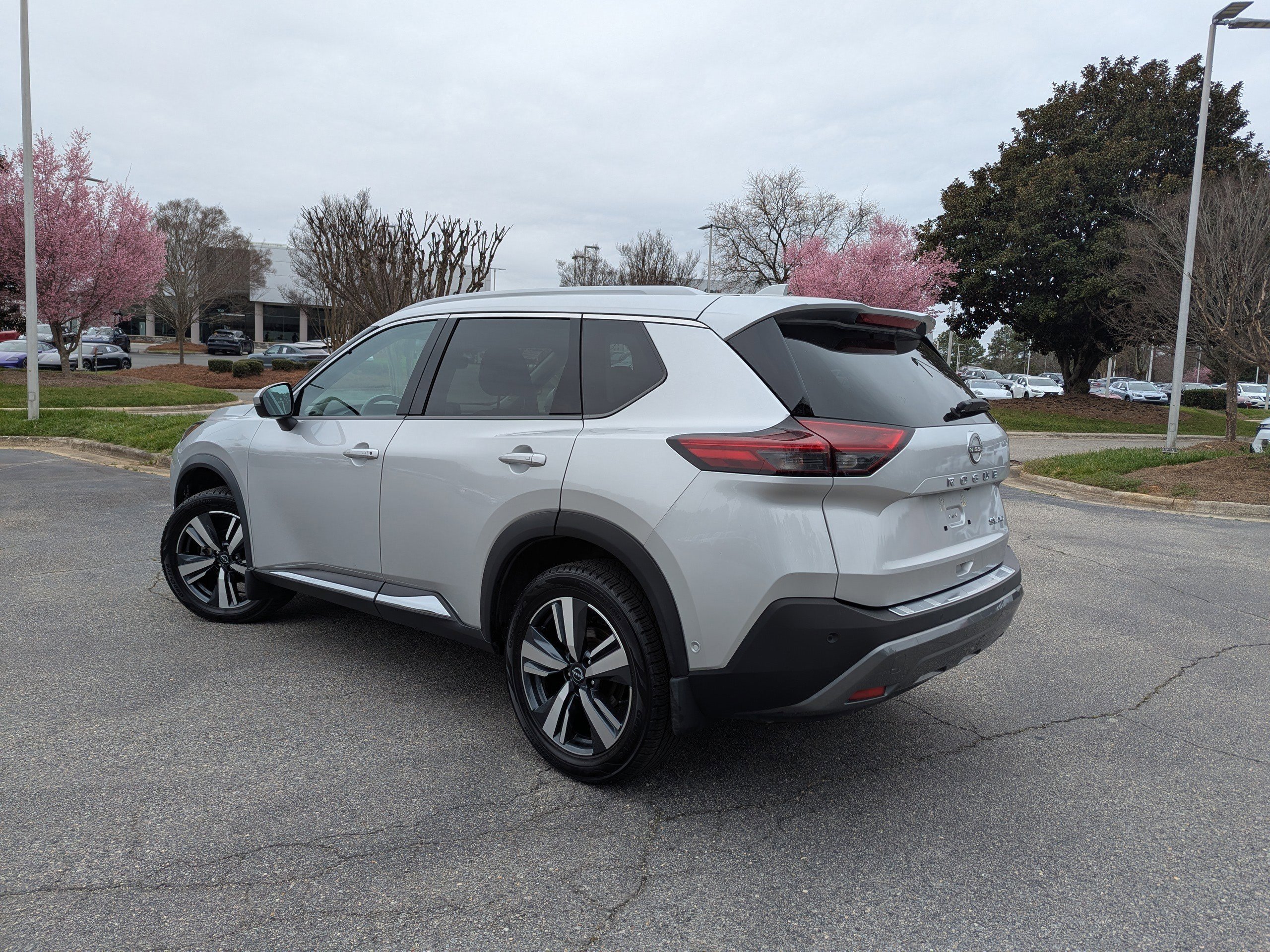 Used 2022 Nissan Rogue SL w/ SL Premium Package image 7