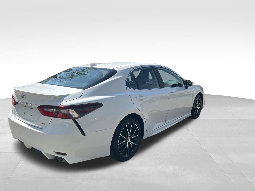 Used 2024 Toyota Camry SE FWD image 5