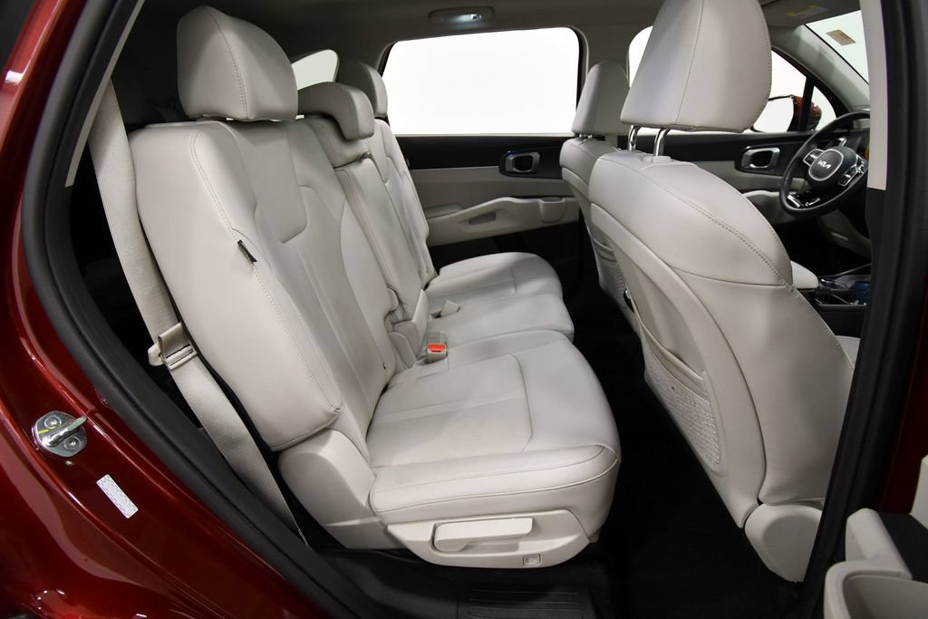 Used 2024 Kia Sorento S w/ Panoramic Sunroof Package AWD/4WD image 18