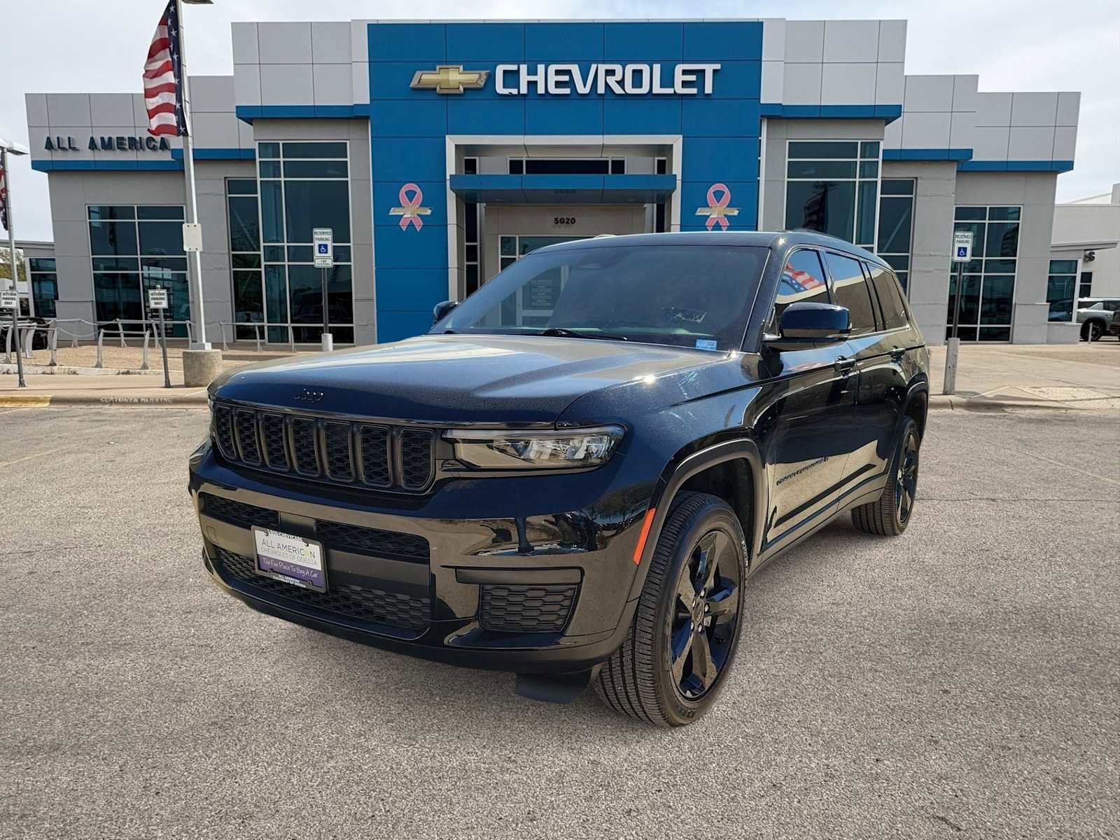 Used 2025 Jeep Grand Cherokee L Laredo image 1