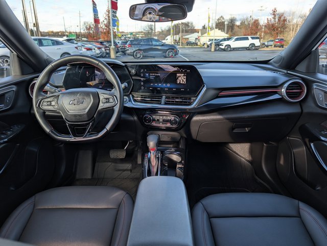 Used 2024 Chevrolet Trax RS w/ Sunroof Package image 11