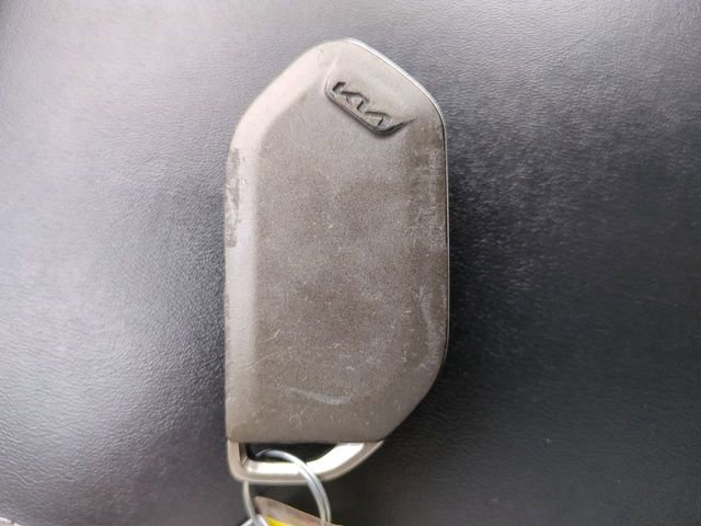 Used 2025 Kia Telluride S image 30