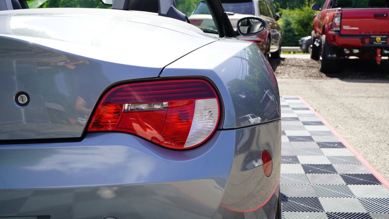 Used 2008 BMW Z4 3.0i w/ Premium Pkg RWD image 43