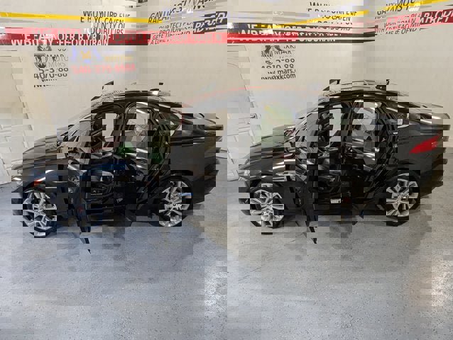 Used 2019 Jaguar XF Prestige image 12