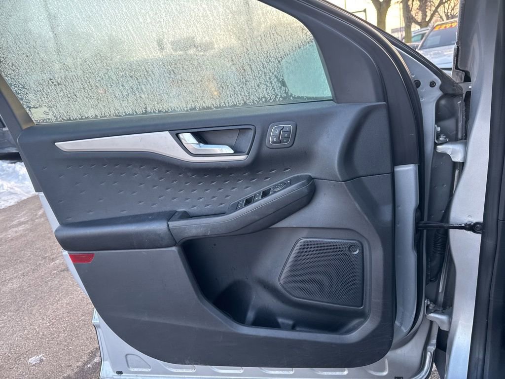 Used 2020 Ford Escape SEL image 9