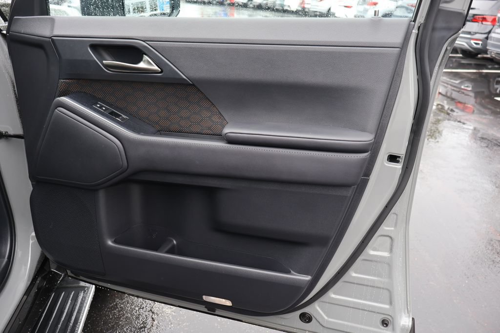 Used 2025 Lexus GX 550 w/ Accessory Package (2T) AWD/4WD image 23