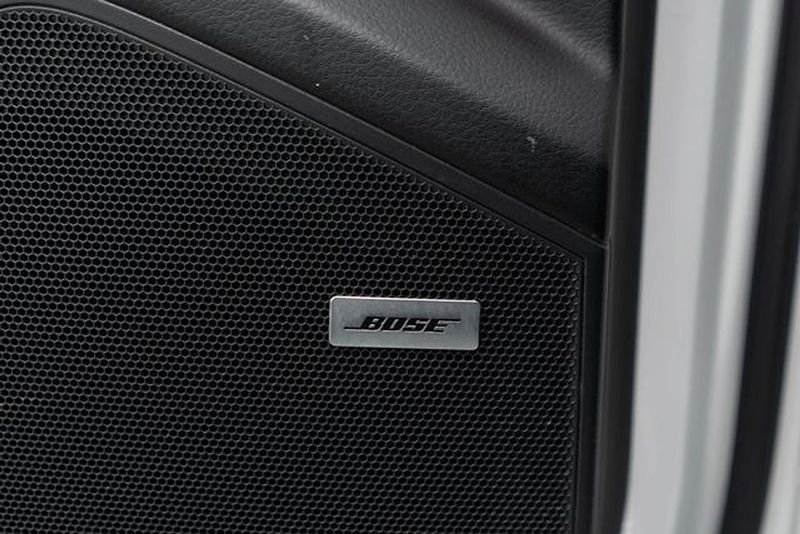 Used 2023 Porsche Cayenne Platinum Edition image 16